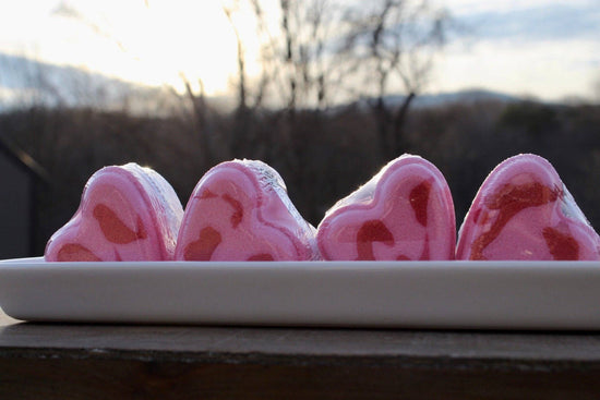 Heart Bath bomb - 4.5 oz - Bite me! Scent