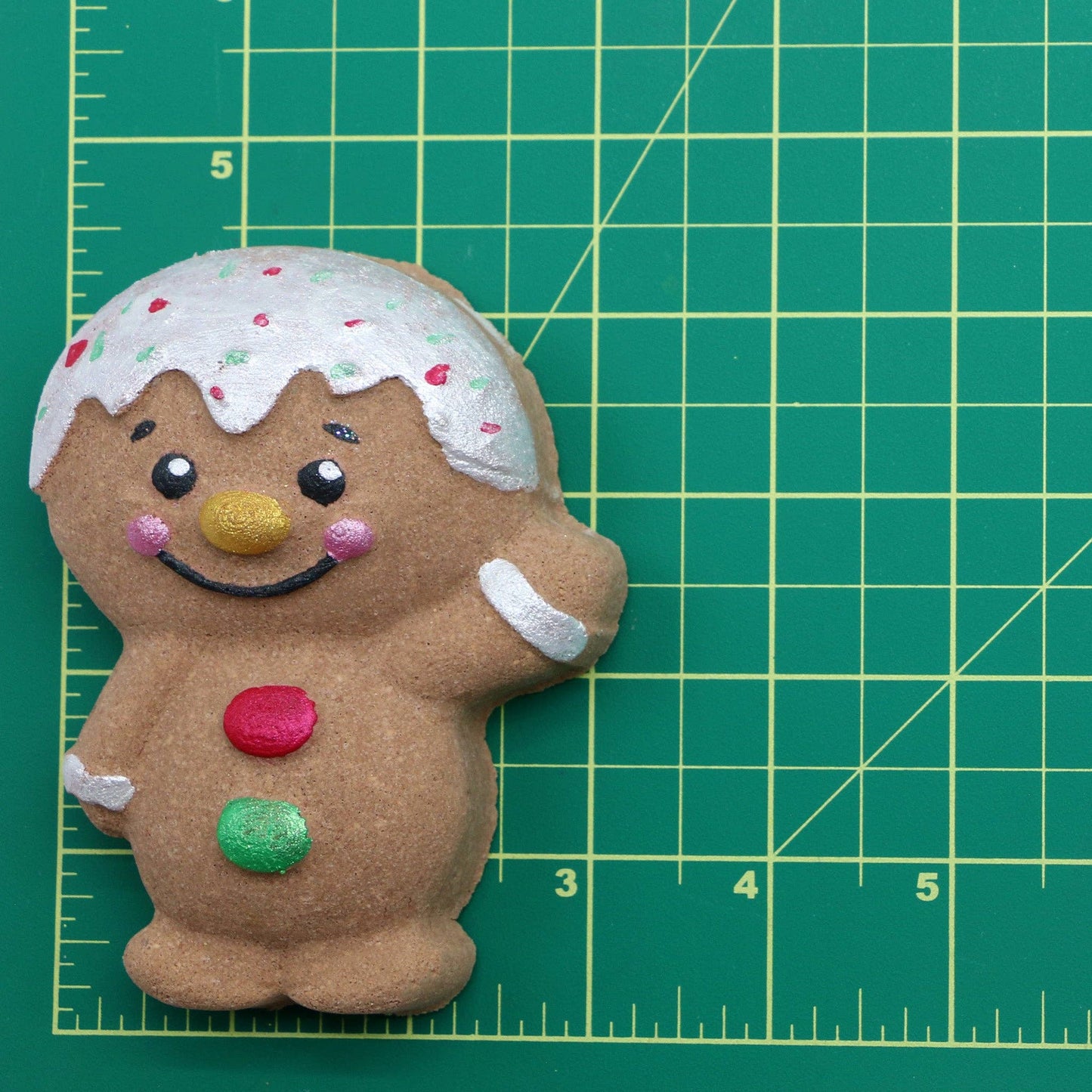 (Broken) Pink Frosted Christmas - Gingerbread