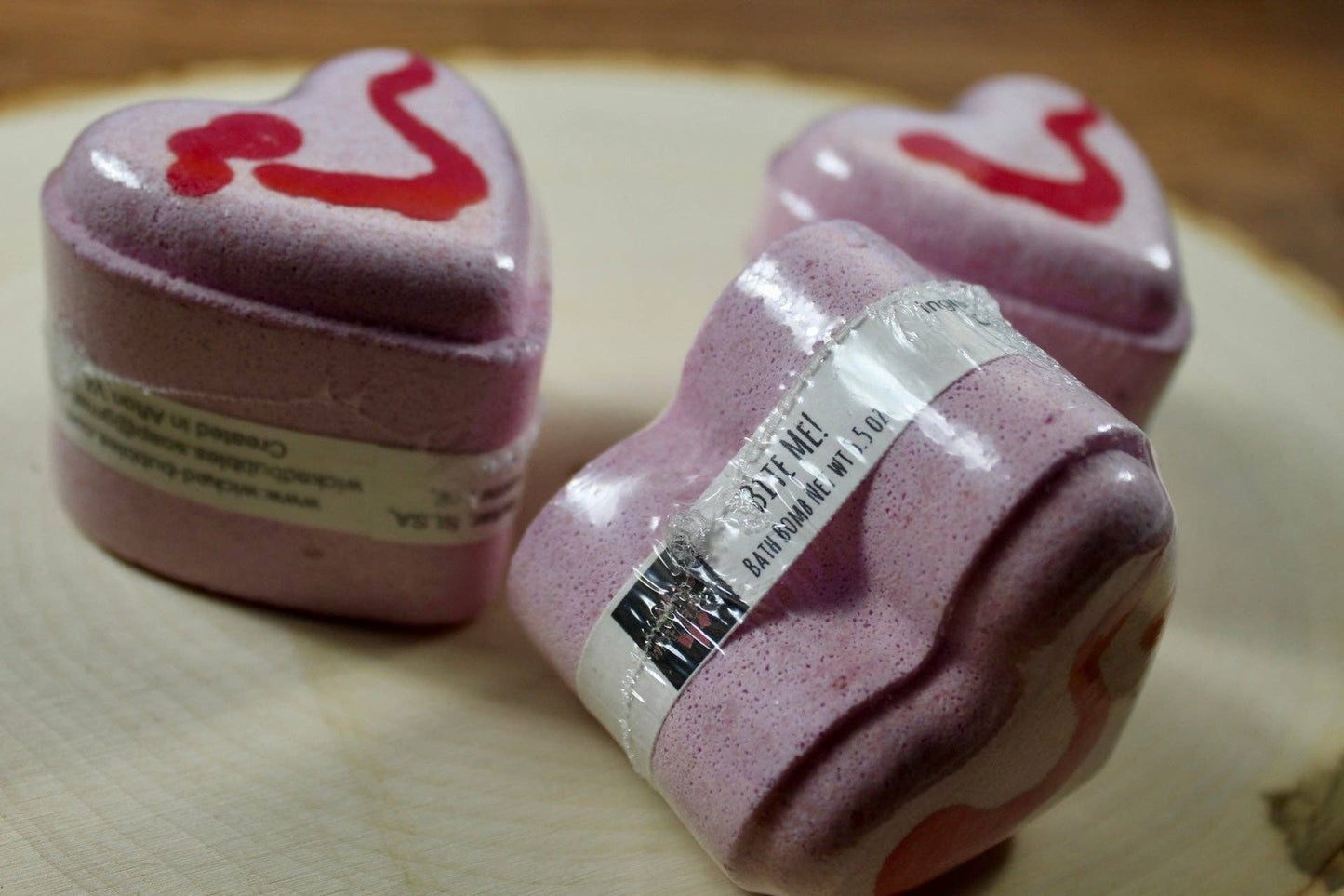 Heart Bath bomb - 4.5 oz - Bite me! Scent