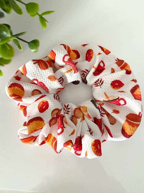 Pumpkin Latte Scrunchie (Large)